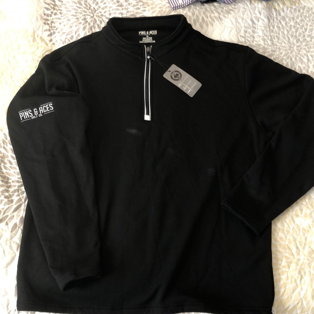 Pins & Aces Black Pullover Golf